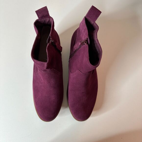 Vionic Vera Chic Eggplant Purple Sueded Ankle Boots Side Zipper Low Heels 8.5 - Picture 9 of 14